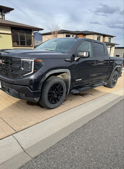 Extreme Excavating Ltd logo